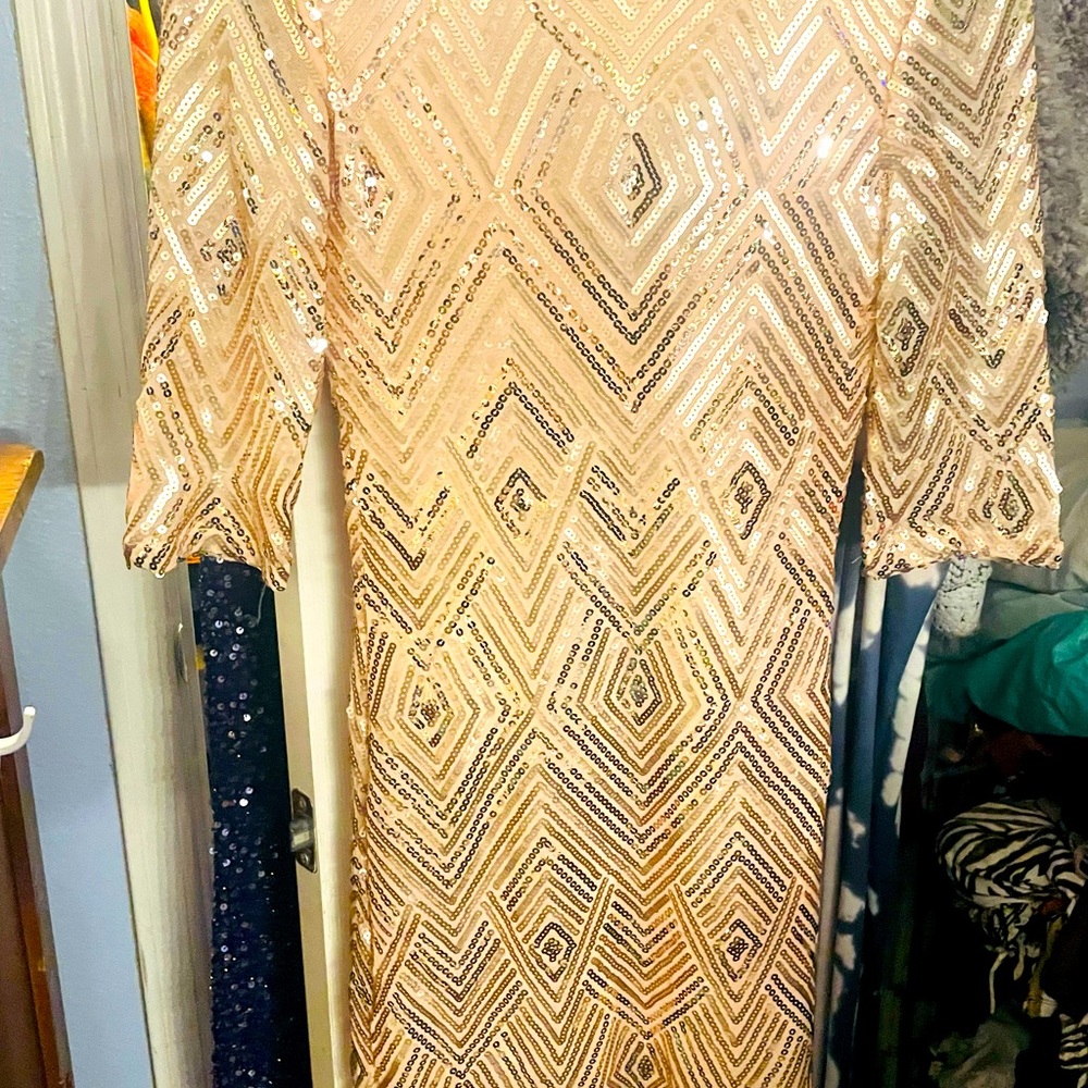 City triangle pink sequined dress. Size medium